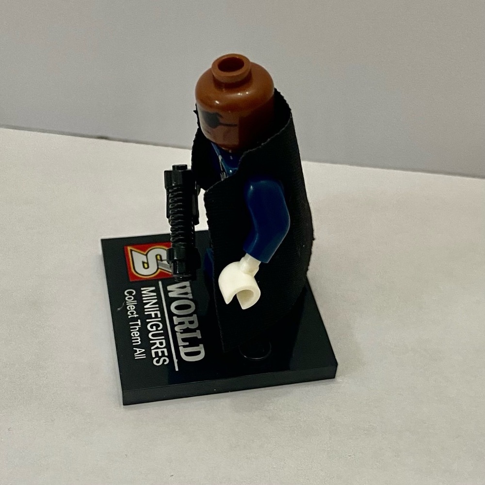 Black Cape Nick Fury, 2-inch Miniature Figure - Picture 6 of 8